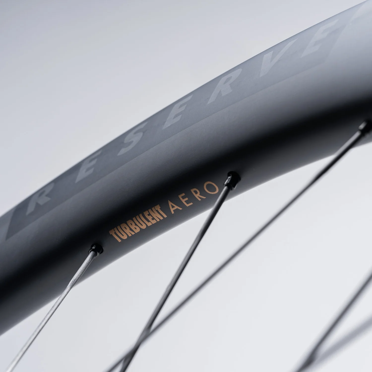 Reserve Turbulent Aero 57/64 St Tune Naben + Carbon Speichen
